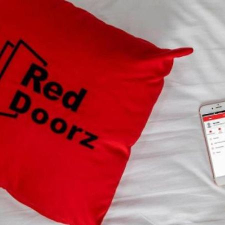 Reddoorz Plus @ Setiabudi Barat Jakarta Kültér fotó