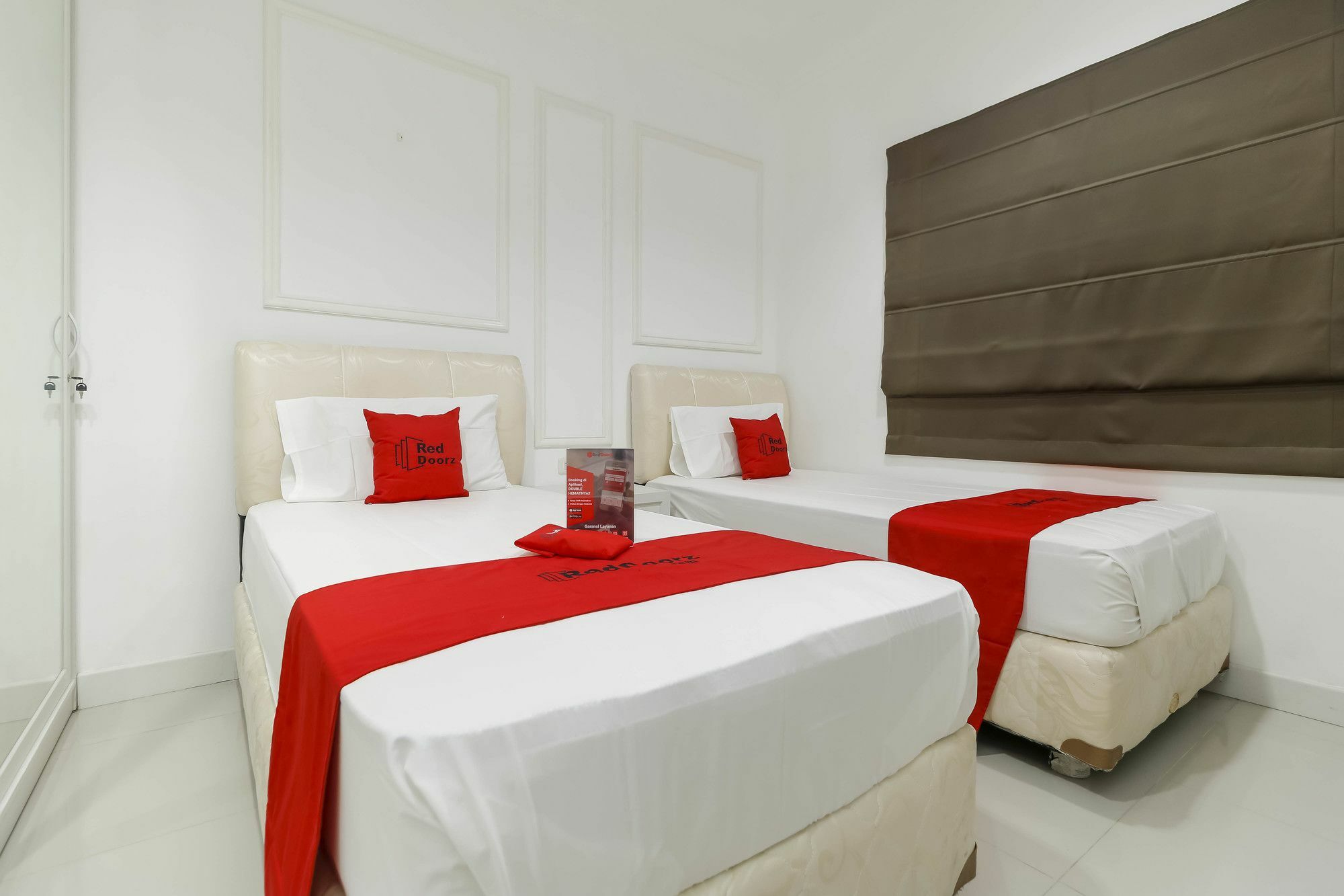 Reddoorz Plus @ Setiabudi Barat Jakarta Kültér fotó