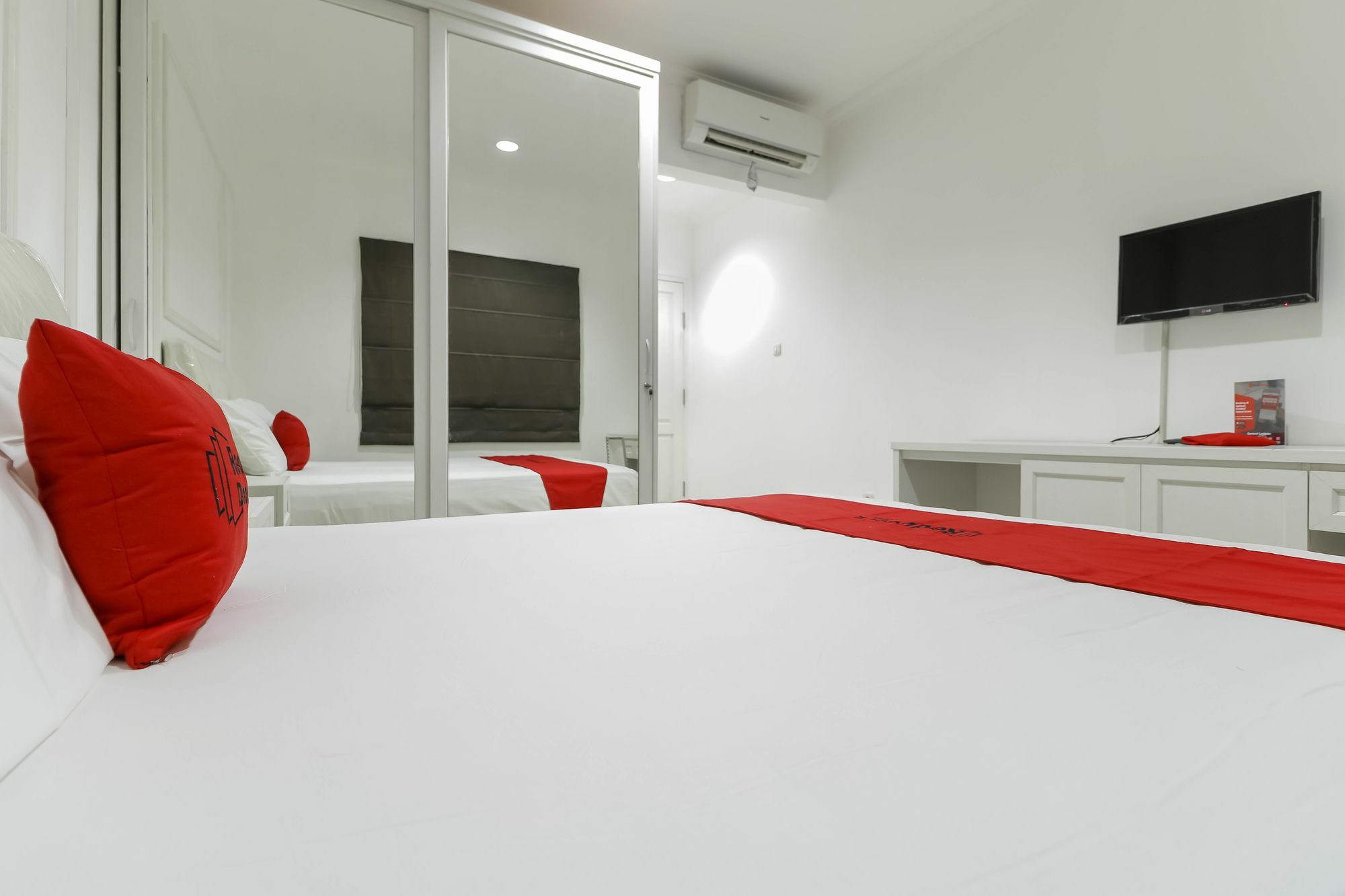 Reddoorz Plus @ Setiabudi Barat Jakarta Kültér fotó