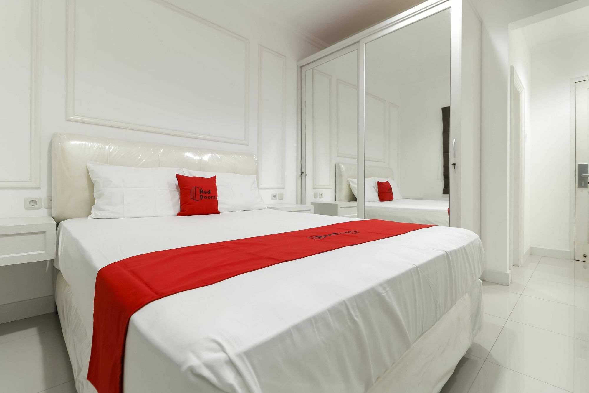 Reddoorz Plus @ Setiabudi Barat Jakarta Kültér fotó