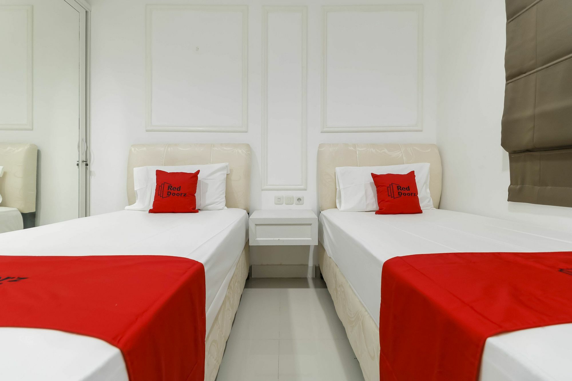 Reddoorz Plus @ Setiabudi Barat Jakarta Kültér fotó