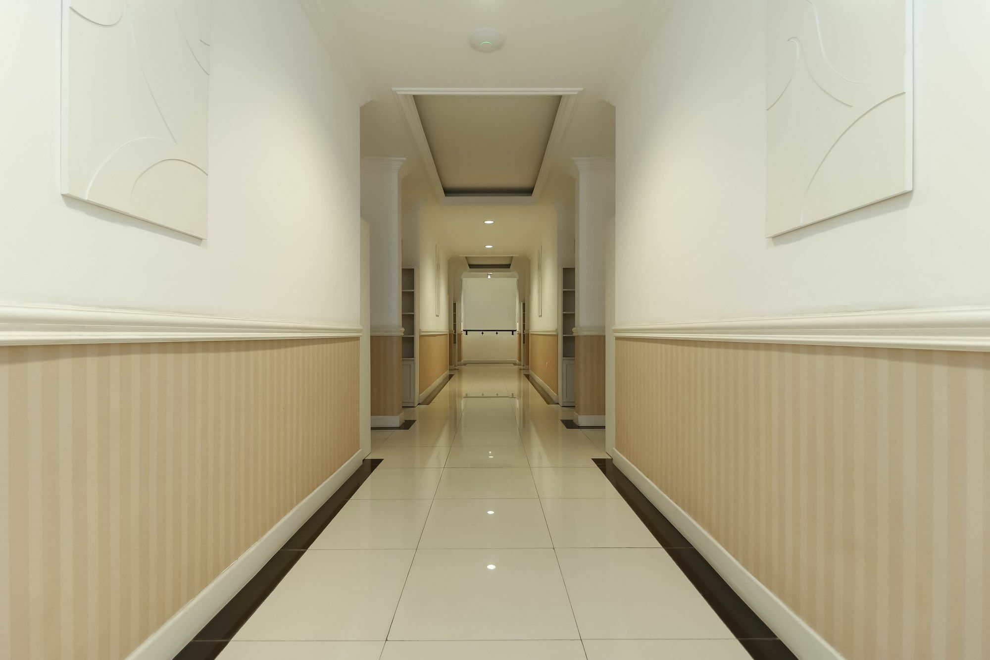 Reddoorz Plus @ Setiabudi Barat Jakarta Kültér fotó